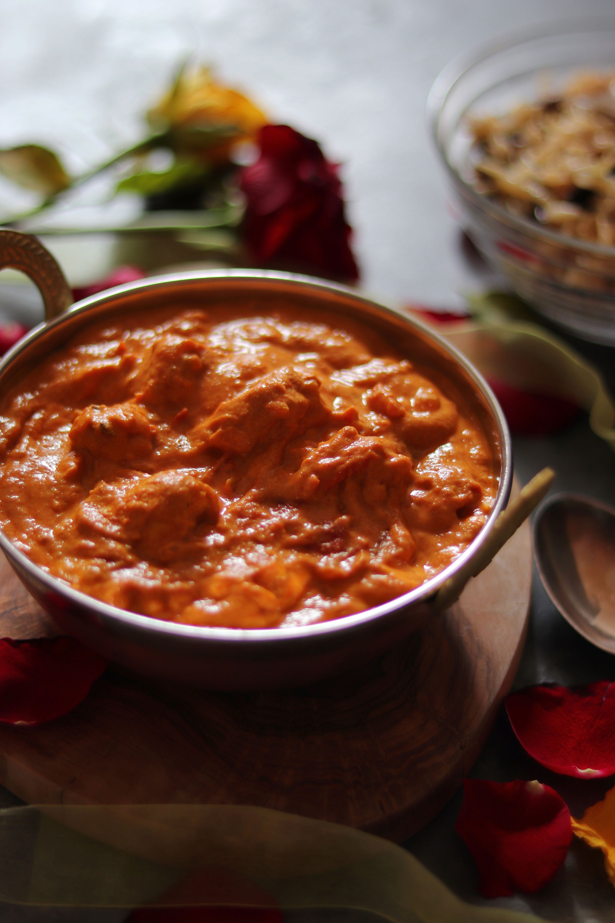 Chicken curry in cashew cream 