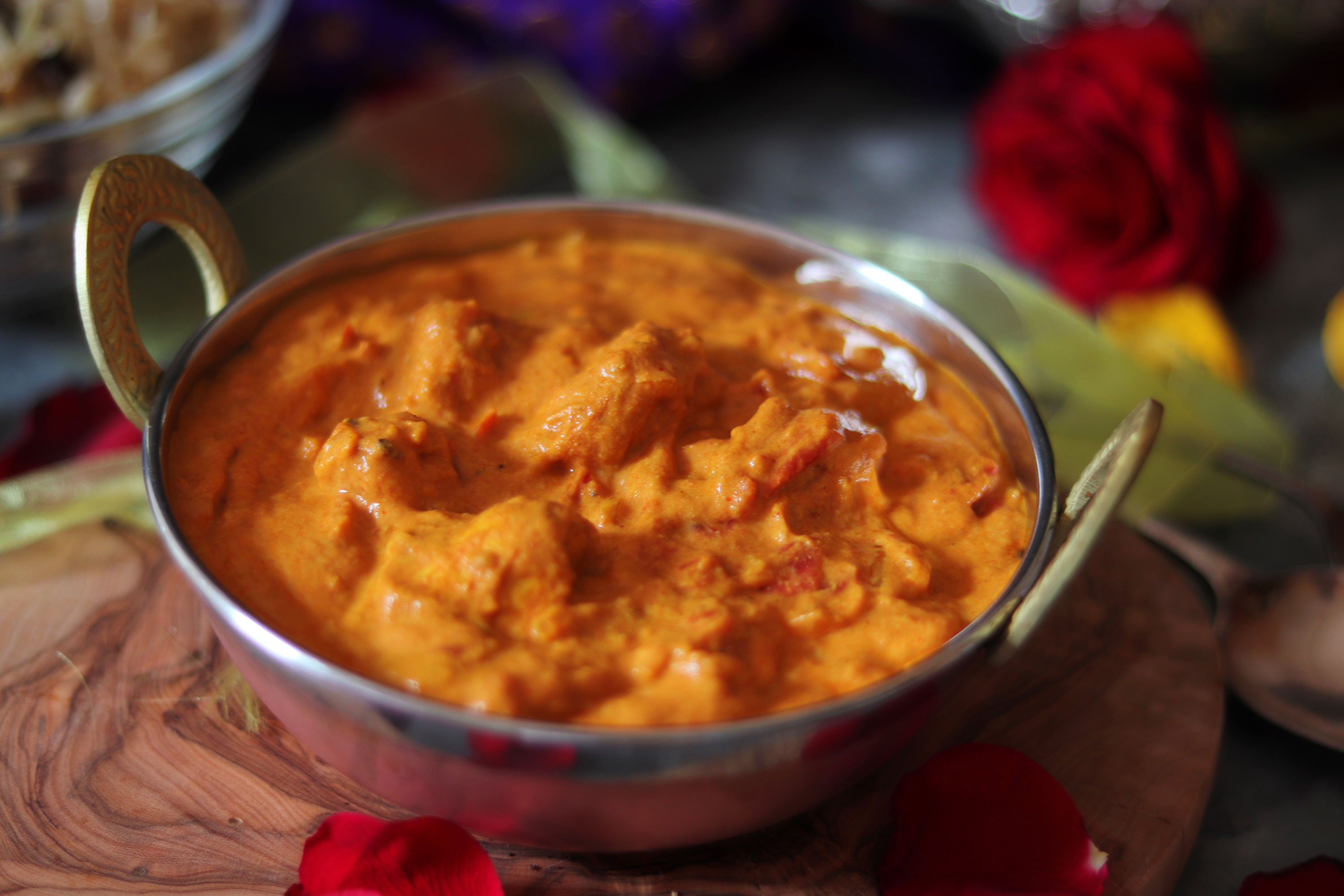 Chicken curry in cashew cream 