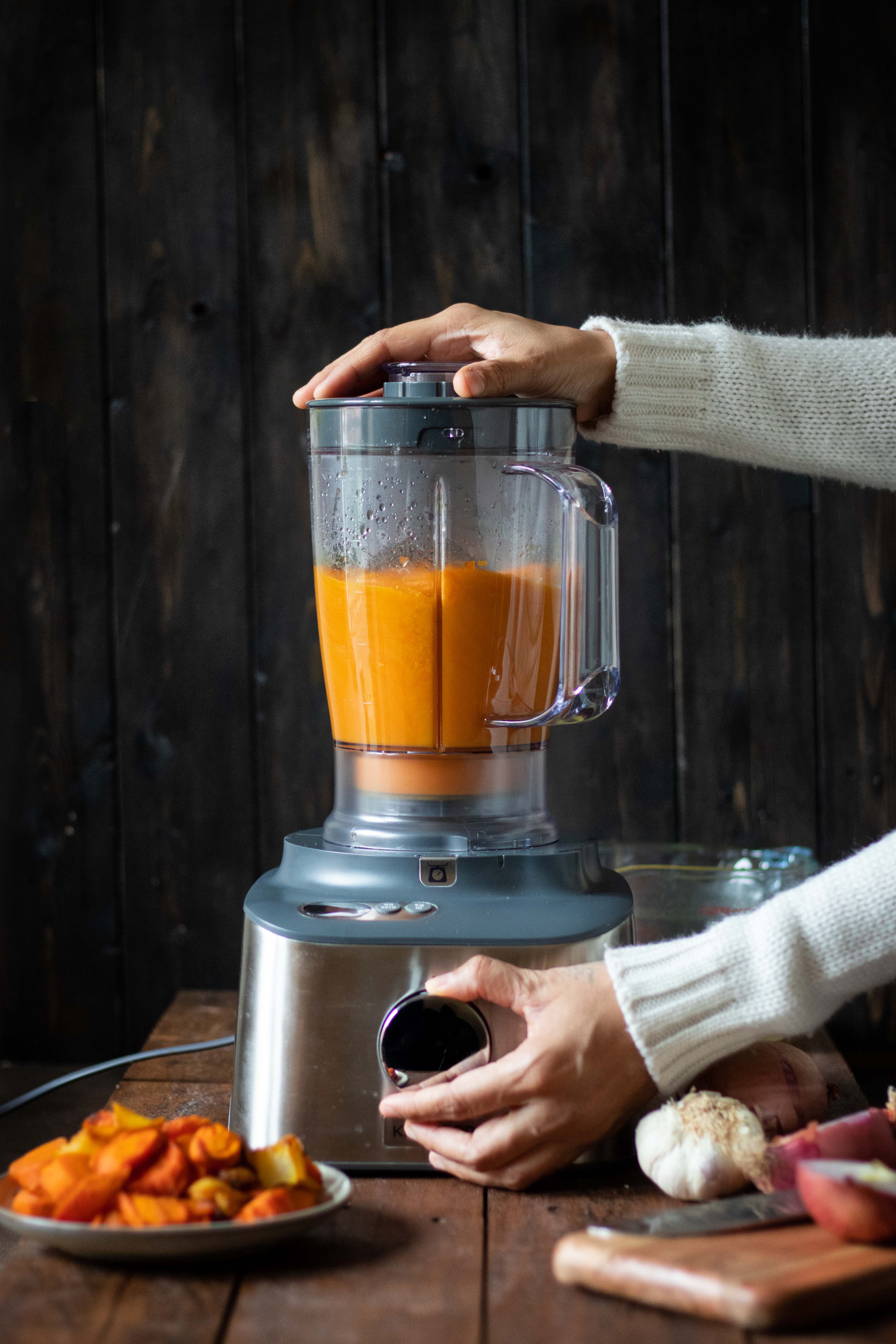 Maple roasted carrot soup