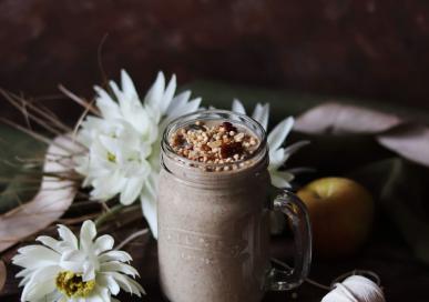 Apple and cinnamon smoothie