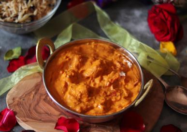 Chicken curry in cashew cream 