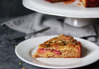 Plum and pistachios cake gluten free