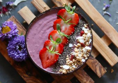 Very berry strawberry smoothie bowl