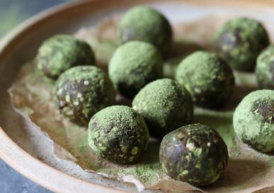 Matcha raw energy balls