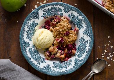 Wild blackberries and apple crumble