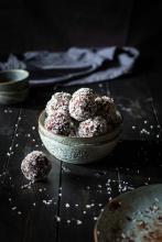 Raw energy balls (5 ingredients) | Soulful And Healthy